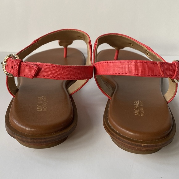 Michael Kors Logo Plate Thong Leather Sandal - Picture 9 of 13